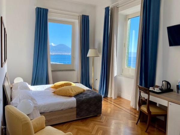 Palazzo Mele Residence : photo 2 de la chambre chambre double ou lits jumeaux deluxe - vue sur mer