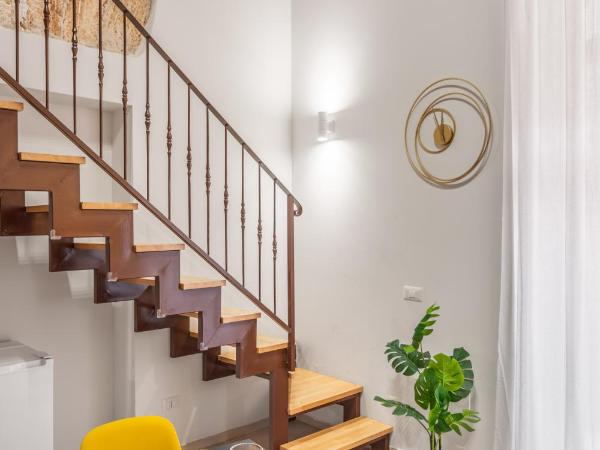 Open Sicily Homes - Near the Central Train Station : photo 4 de la chambre appartement avec balcon