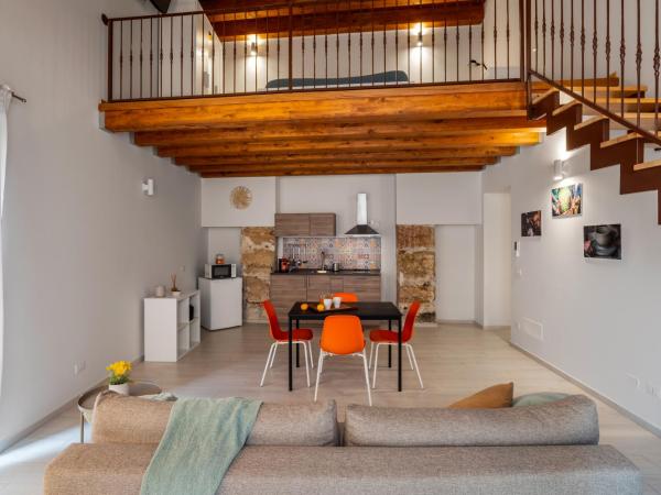 Open Sicily Homes - Near the Central Train Station : photo 10 de la chambre appartement avec balcon