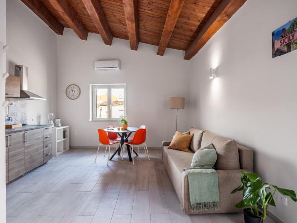 Open Sicily Homes - Near the Central Train Station : photo 6 de la chambre appartement avec terrasse