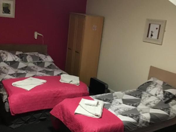 Mr smiths/ The old Stanley arms : photo 1 de la chambre chambre familiale avec douche