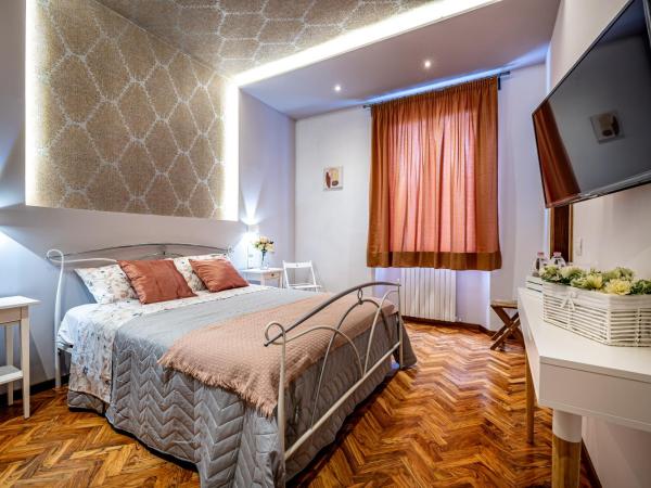 Sabry Home Florence Guest House Affittacamere : photo 1 de la chambre chambre double avec salle de bains privative