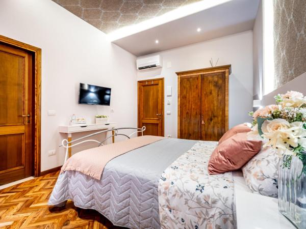 Sabry Home Florence Guest House Affittacamere : photo 5 de la chambre chambre double avec salle de bains privative