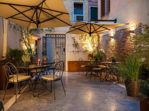 Liassidi Wellness Suites : photo 2 de la chambre suite lit queen-size avec bain turc