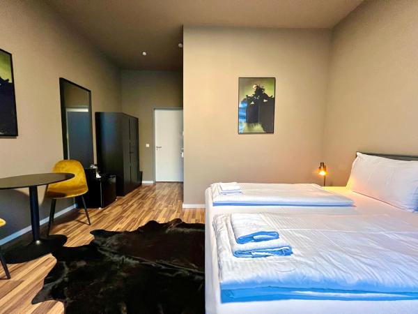 N8 ROOMS - by Leipzig Suites : photo 4 de la chambre chambre double avec salle de bains privative