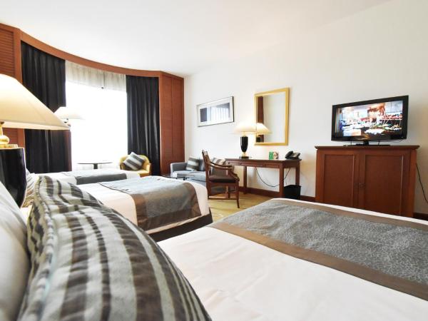 Century Park Hotel : photo 1 de la chambre grande chambre triple deluxe