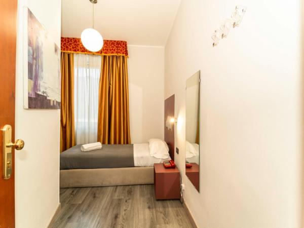 Hotel Cristallo Torino : photo 1 de la chambre petite chambre simple