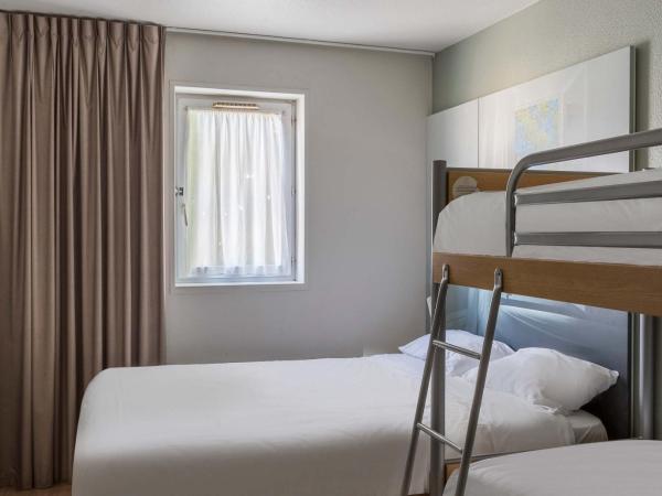 B&B HOTEL Bourges 1 : photo 2 de la chambre chambre quadruple