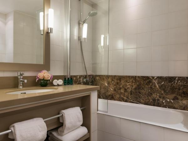 Hôtel Le Tourville by Inwood Hotels : photo 4 de la chambre suite junior