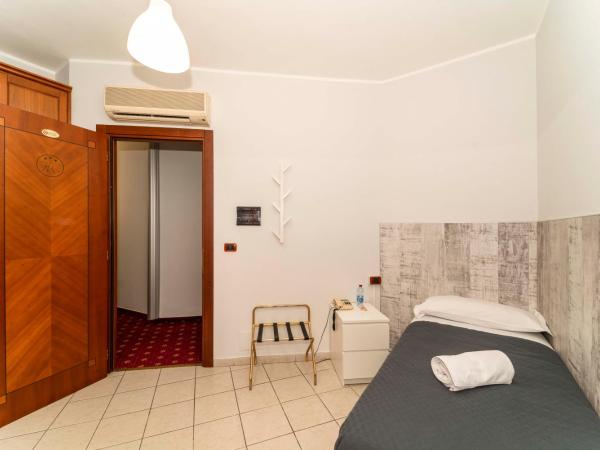 Hotel Cristallo Torino : photo 9 de la chambre petite chambre simple