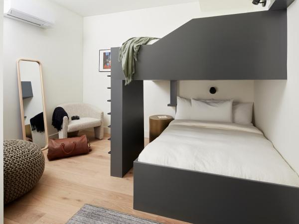 note by Mint House - Nashville Art District : photo 3 de la chambre four bedroom penthouse terrace suite w/ queen bunks