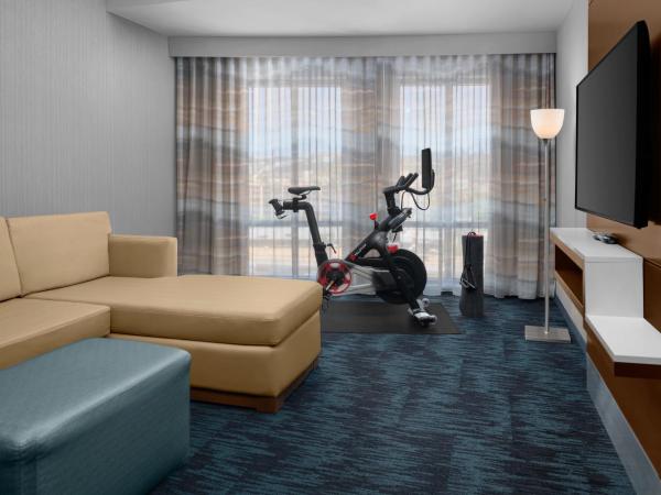 Homewood Suites by Hilton San Diego Hotel Circle/SeaWorld Area : photo 3 de la chambre one-bedroom queen suite with peloton bike