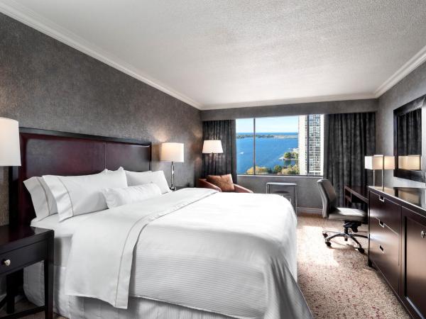 The Westin Harbour Castle, Toronto : photo 1 de la chambre chambre lit king-size - vue sur lac