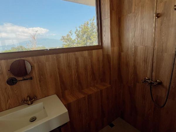 REYN.NE' DUPLEX SUITE : photo 6 de la chambre appartement avec vue sur la montagne