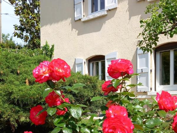 le relais fleuri : photo 3 de la chambre chambre double avec salle de bains privative