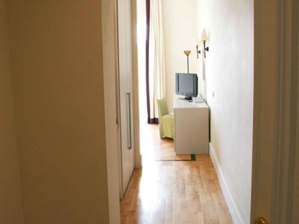 Residence gli Angioini srl : photo 6 de la chambre studio lit king-size deluxe