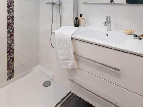 Hôtel Valdys Thalasso & Spa - les Pins : photo 8 de la chambre chambre supérieure avec balcon