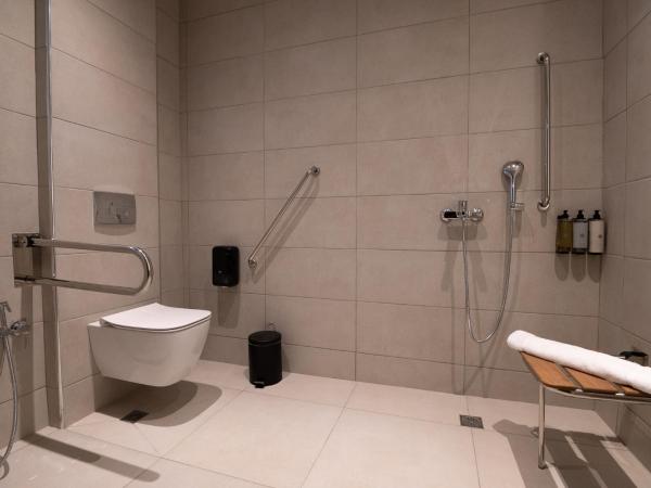 IRA - ΗΡΑ Hotel : photo 6 de la chambre chambre lits jumeaux pour personnes à mobilité réduite