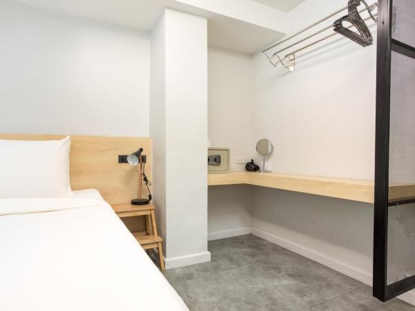 ISTY Hotel -SHA Extra Plus : photo 4 de la chambre small double room (ground floor)
