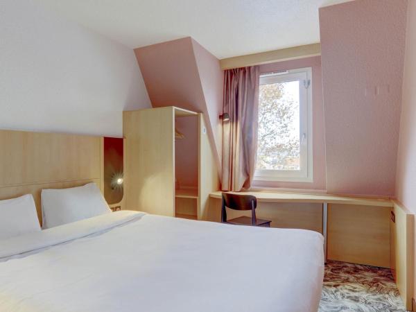 B&B HOTEL Montluçon Centre : photo 1 de la chambre chambre double