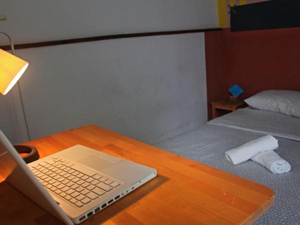 RIA Terrace : photo 3 de la chambre chambre double standard avec salle de bains commune