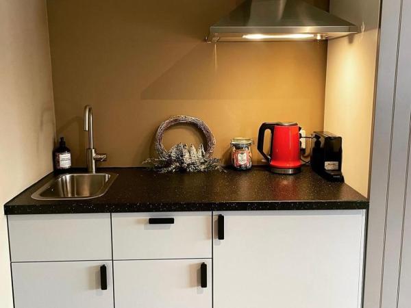 Amster Houseboat Bed without Breakfast : photo 3 de la chambre chambre lit king-size - vue sur lac