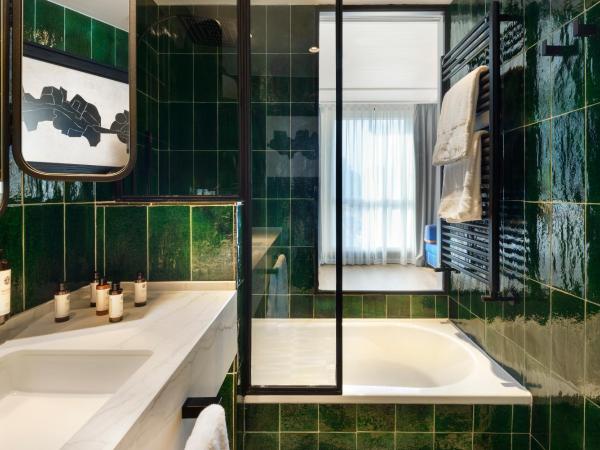 Hotel Tres Reyes San Sebastián : photo 1 de la chambre 2 chambres doubles communicantes