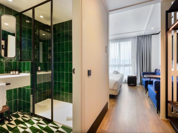 Hotel Tres Reyes San Sebastián : photo 1 de la chambre chambre triple