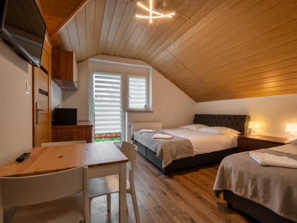 Zielony Zakątek Karpacz Apartamenty : photo 2 de la chambre chambre triple