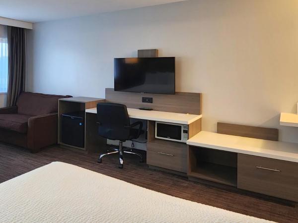 Days Inn by Wyndham Kelowna : photo 3 de la chambre chambre 2 lits queen-size - non-fumeurs