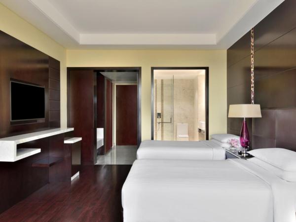 Jaipur Marriott Hotel : photo 1 de la chambre executive twin room : complimentary cocktails at lounge 18 (6 pm to 8 pm) & 2-way airport transfer