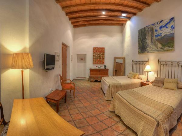 Hotel La Casona de Tita : photo 2 de la chambre chambre double avec 2 lits doubles