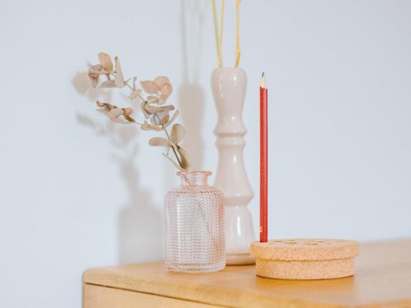 MAISON CISTUS - Maison d'hôtes de charme - Suites et gîte avec terrasses privées - Proche de Sarlat, au coeur de la Nature : photo 7 de la chambre chambre double ou lits jumeaux supérieure avec terrasse