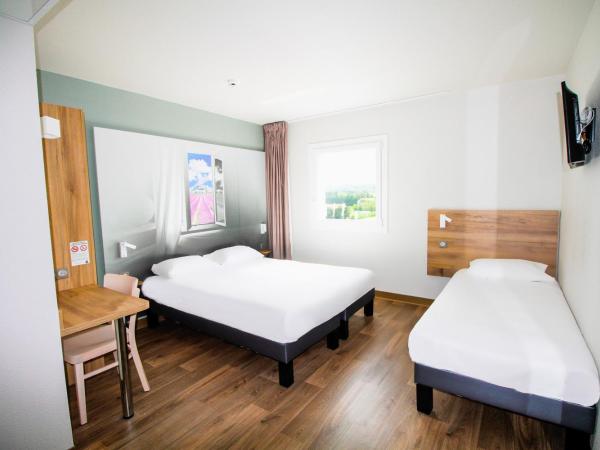 B&B HOTEL Montélimar Sud : photo 1 de la chambre chambre triple