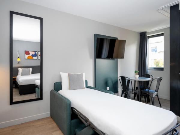 Staycity Aparthotels Marseille Centre Vieux Port : photo 9 de la chambre studio accessible aux personnes à mobilité réduite (3 adultes)