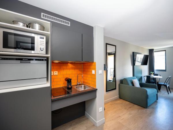 Staycity Aparthotels Marseille Centre Vieux Port : photo 6 de la chambre studio accessible aux personnes  mobilit rduite (3adultes)