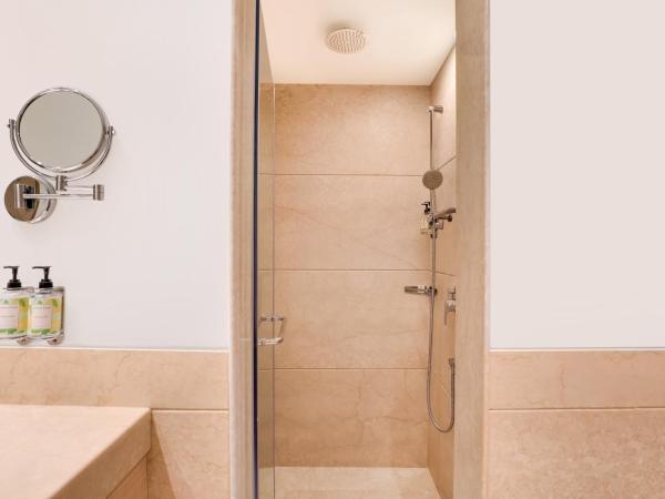 Lemon Tree Premier, Delhi Airport : photo 1 de la chambre chambre double