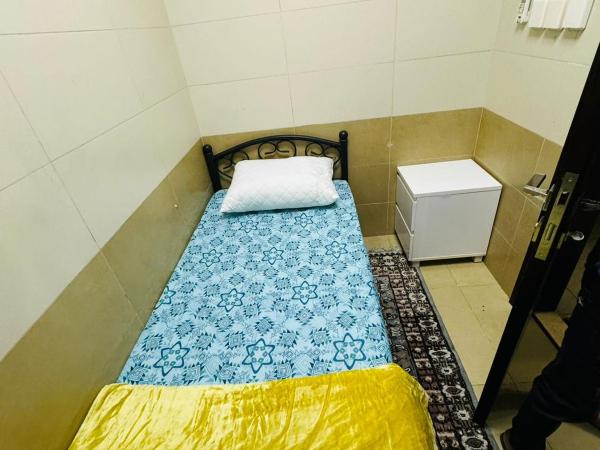 Small single room inside luxurious villa : photo 4 de la chambre petite chambre double