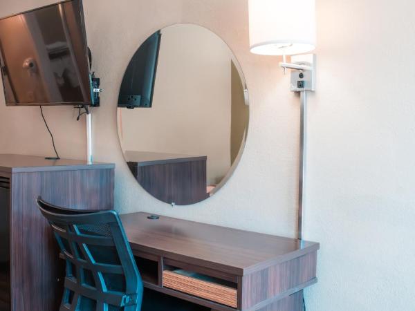 Super 8 by Wyndham Columbia/Ft. Jackson SC : photo 3 de la chambre chambre lit king-size - non-fumeurs