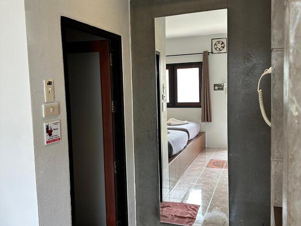 Baan Ma Feung GuestHouse : photo 9 de la chambre chambre lits jumeaux standard