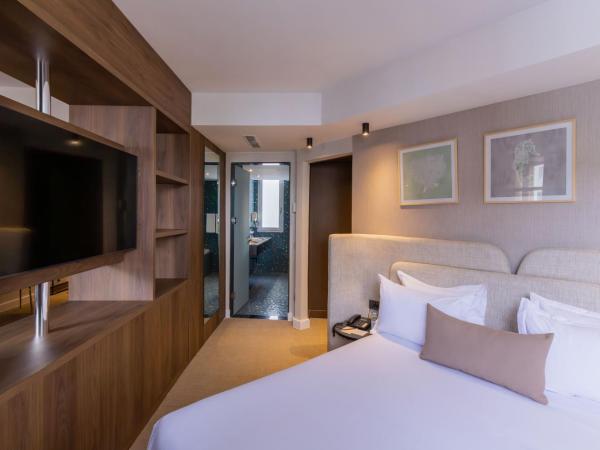 Kenzi Solazur : photo 3 de la chambre suite lit king-size senior - vue sur piscine