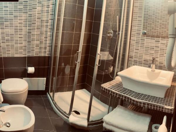 Lakkios charming suites and rooms : photo 7 de la chambre chambre double avec terrasse - vue sur la mer