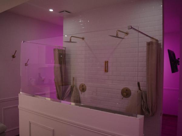 Eaux Spa : photo 6 de la chambre chambre lit queen-size avec baignoire spa