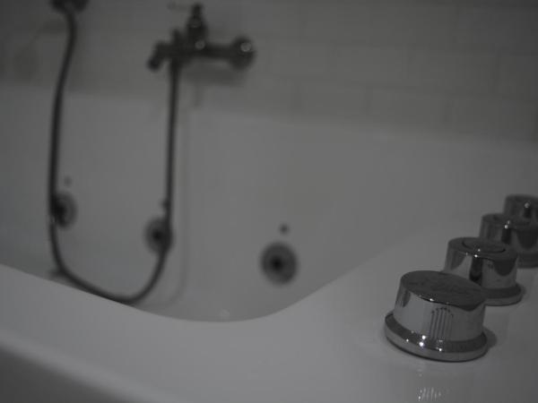 Eaux Spa : photo 7 de la chambre chambre double avec baignoire spa