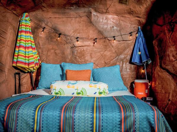 The Anniversary Inn - Fifth South : photo 2 de la chambre chambre double - vue sur piscine