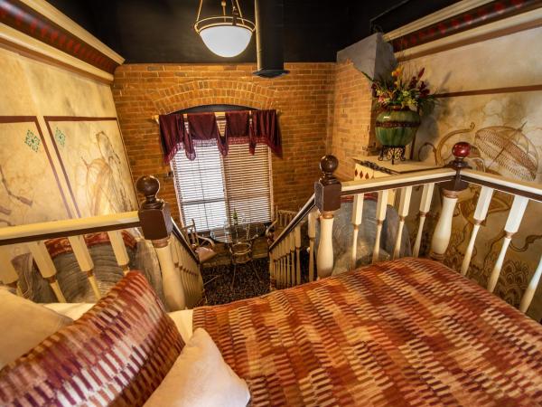 The Anniversary Inn - Fifth South : photo 4 de la chambre chambre double avec baignoire spa