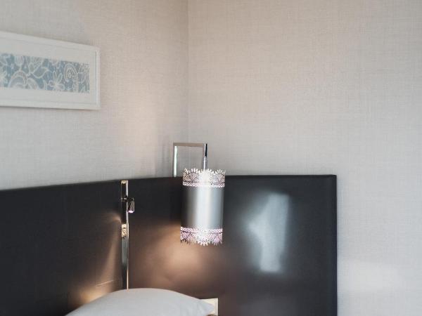 Hilton Rotterdam : photo 4 de la chambre chambre double avec douche accessible en fauteuil roulant - adaptée aux personnes à mobilité réduite