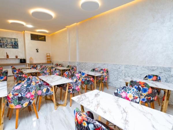 Maarif Elite Suites : photo 5 de la chambre appartement avec balcon