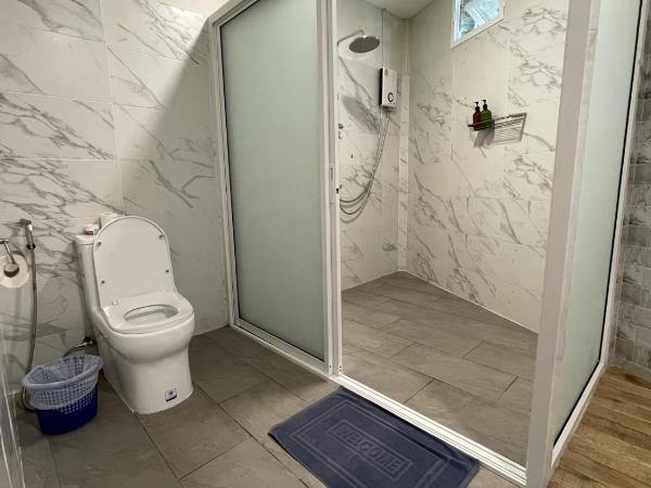 Paradise Pearl Bungalows : photo 4 de la chambre chambre lit queen-size - vue sur mer