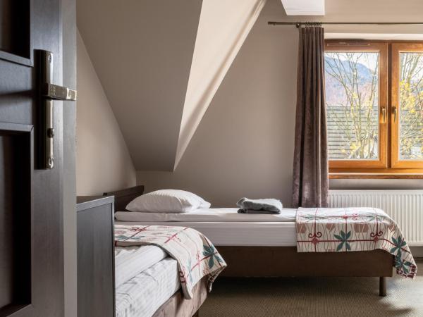 Dom Wczasowy Grań : photo 3 de la chambre chambre quadruple standard